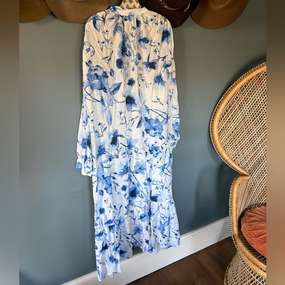 H&M OVERSIZED Crinkled Viscose Blend Dress White Blue Floral Sz large - Picture 9 of 9